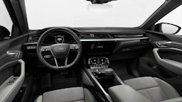 musta Audi e-tron 2022 kuva 7.