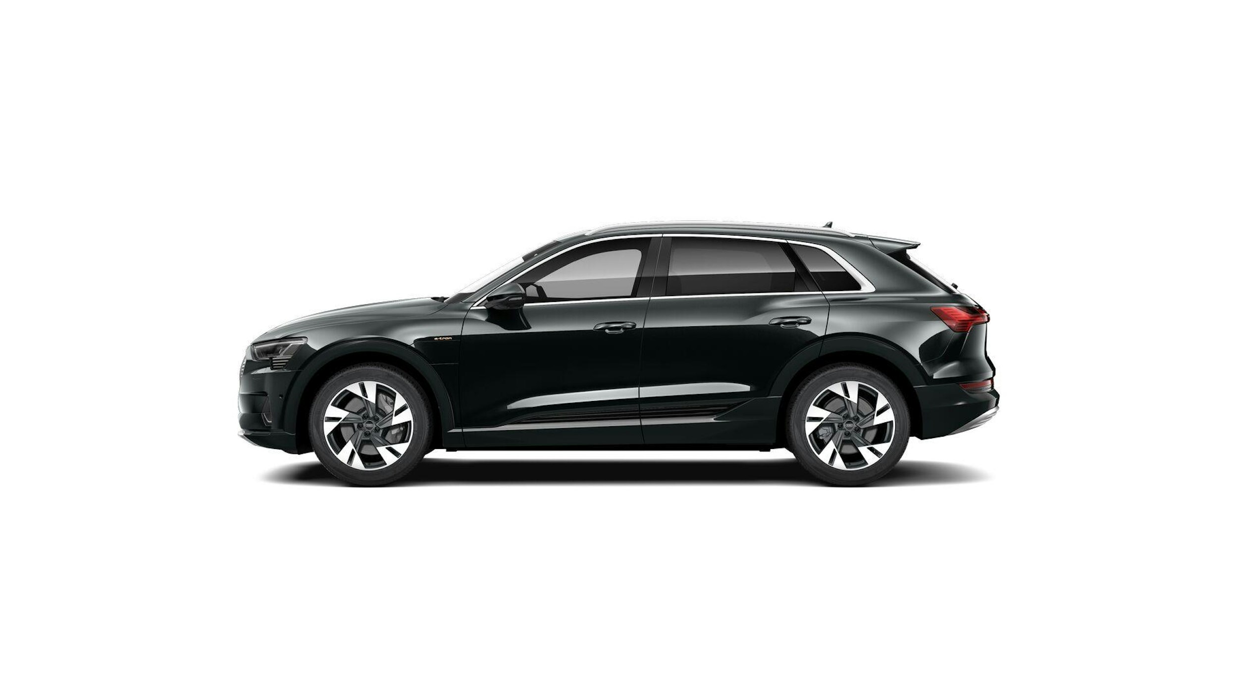 musta Audi e-tron 2022 kuva 6.