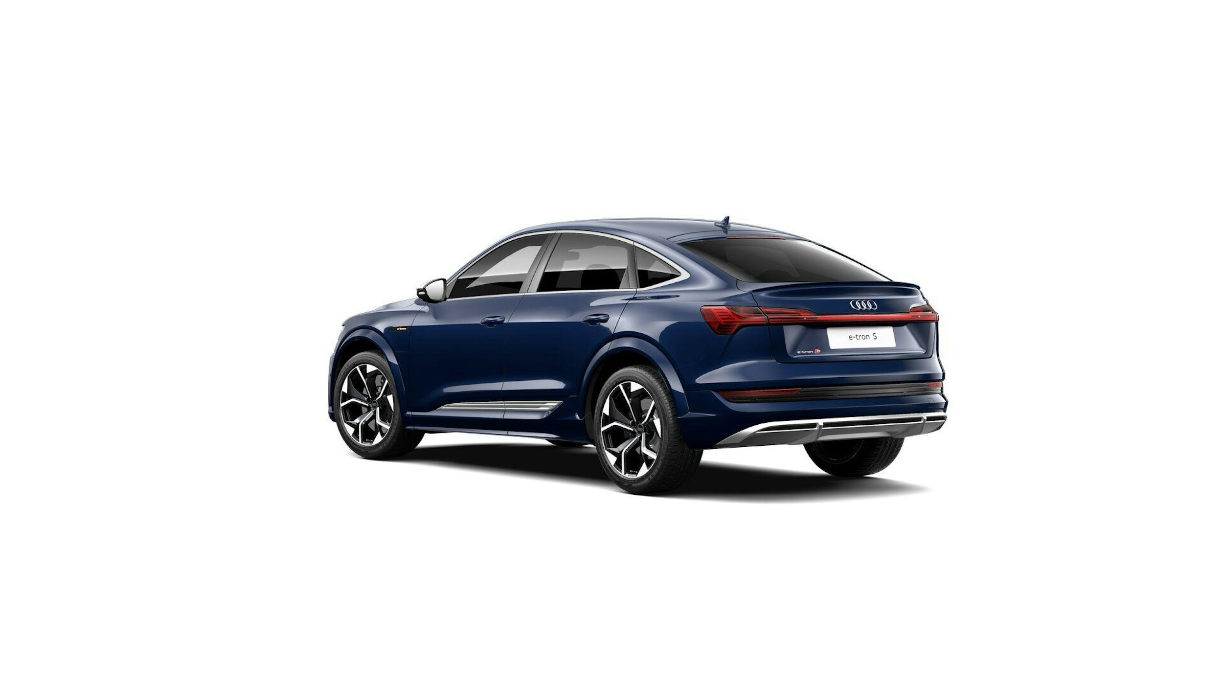 sininen Audi e-tron 2022 kuva 2.