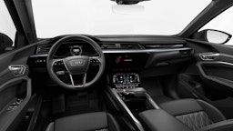 musta Audi e-tron 2022 kuva 7.