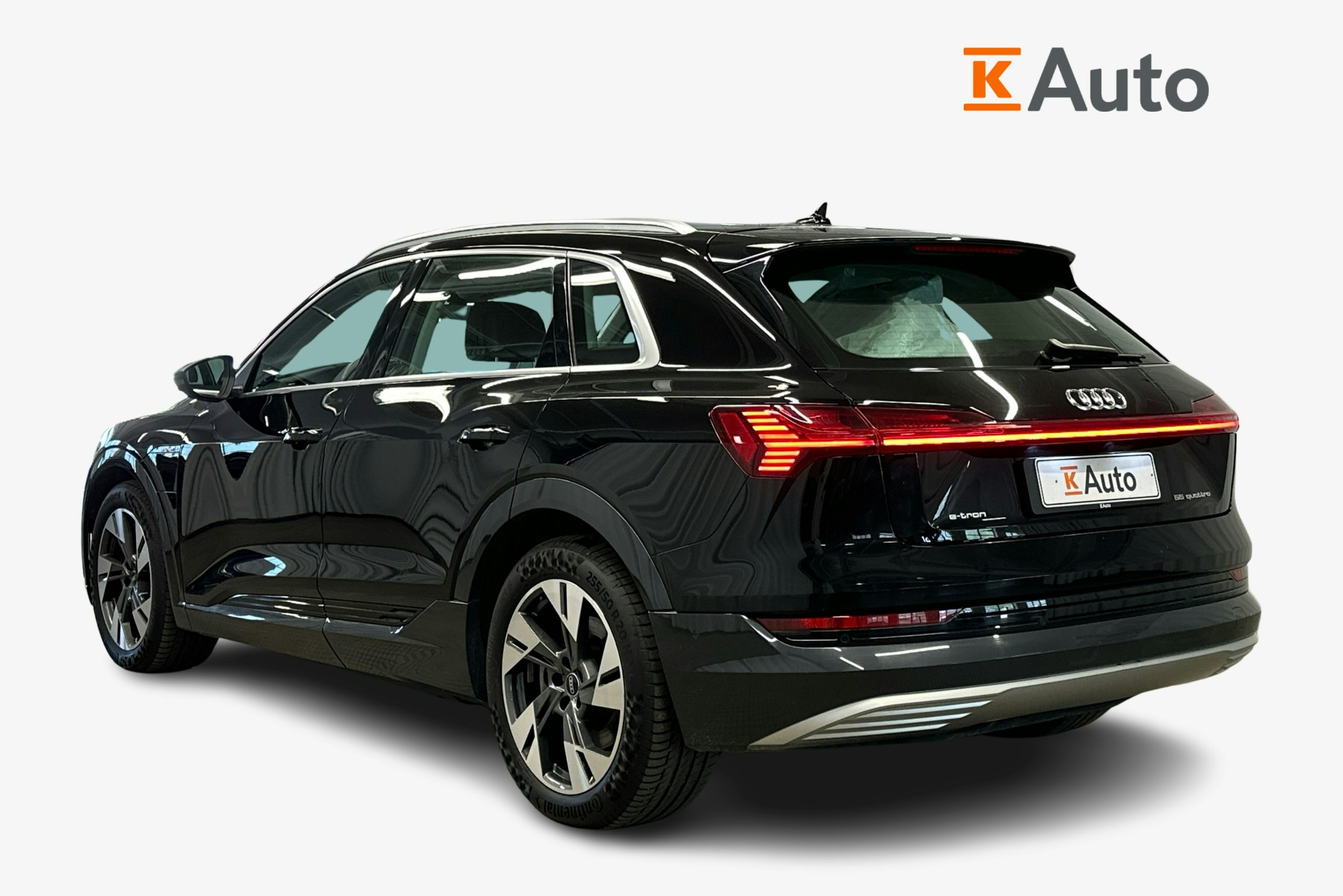 musta Audi e-tron 2022 kuva 2.