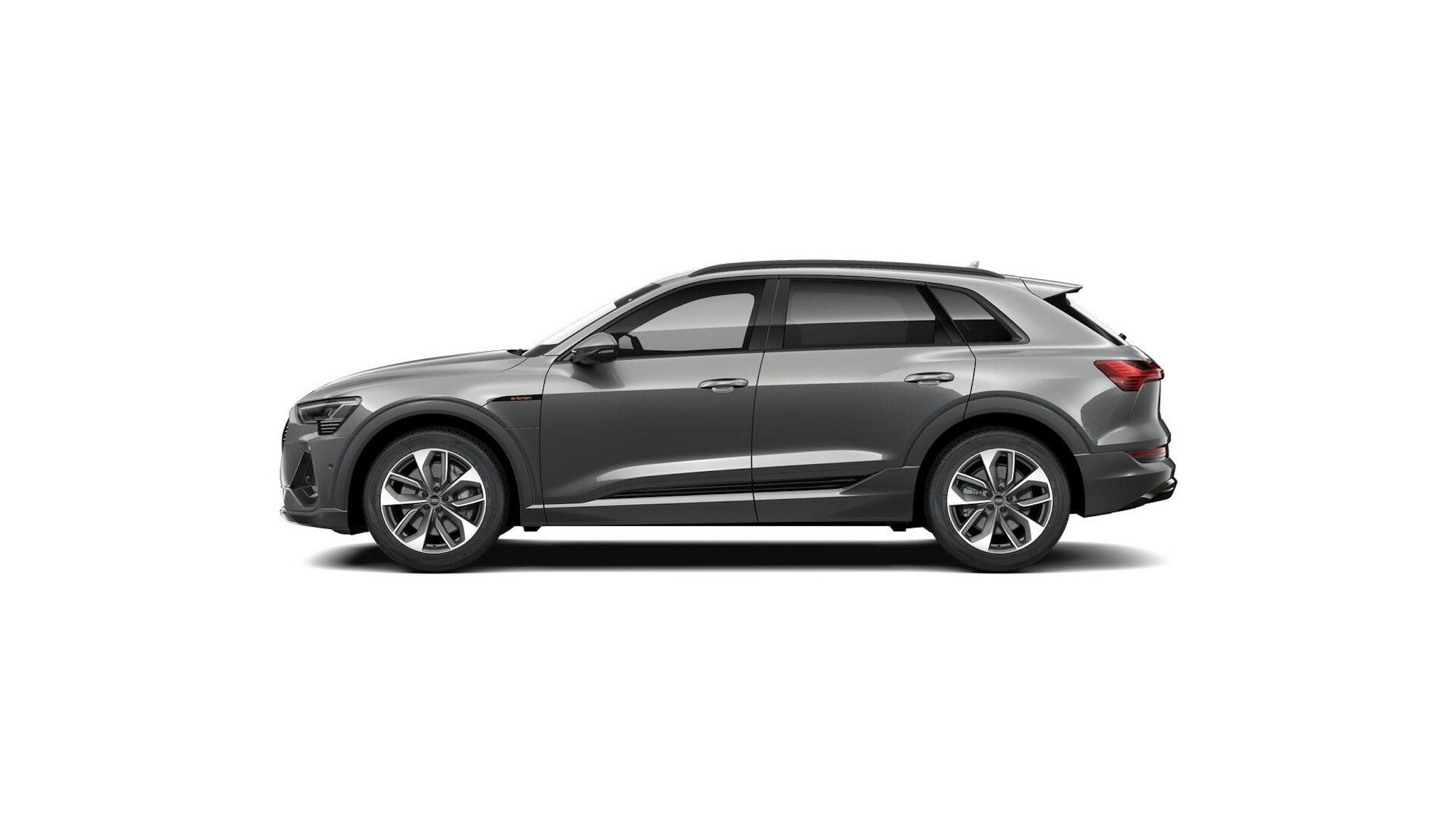 harmaa Audi e-tron 2022 kuva 6.
