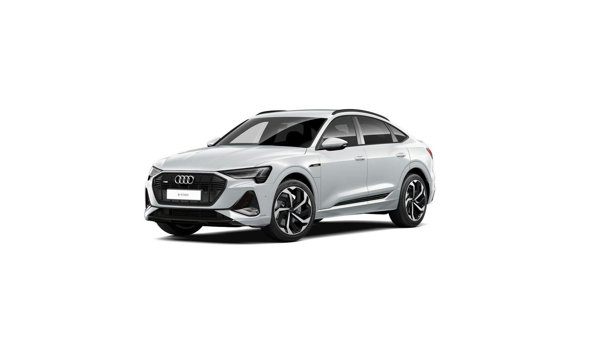 valkoinen Audi e-tron 2022 kuva 1.