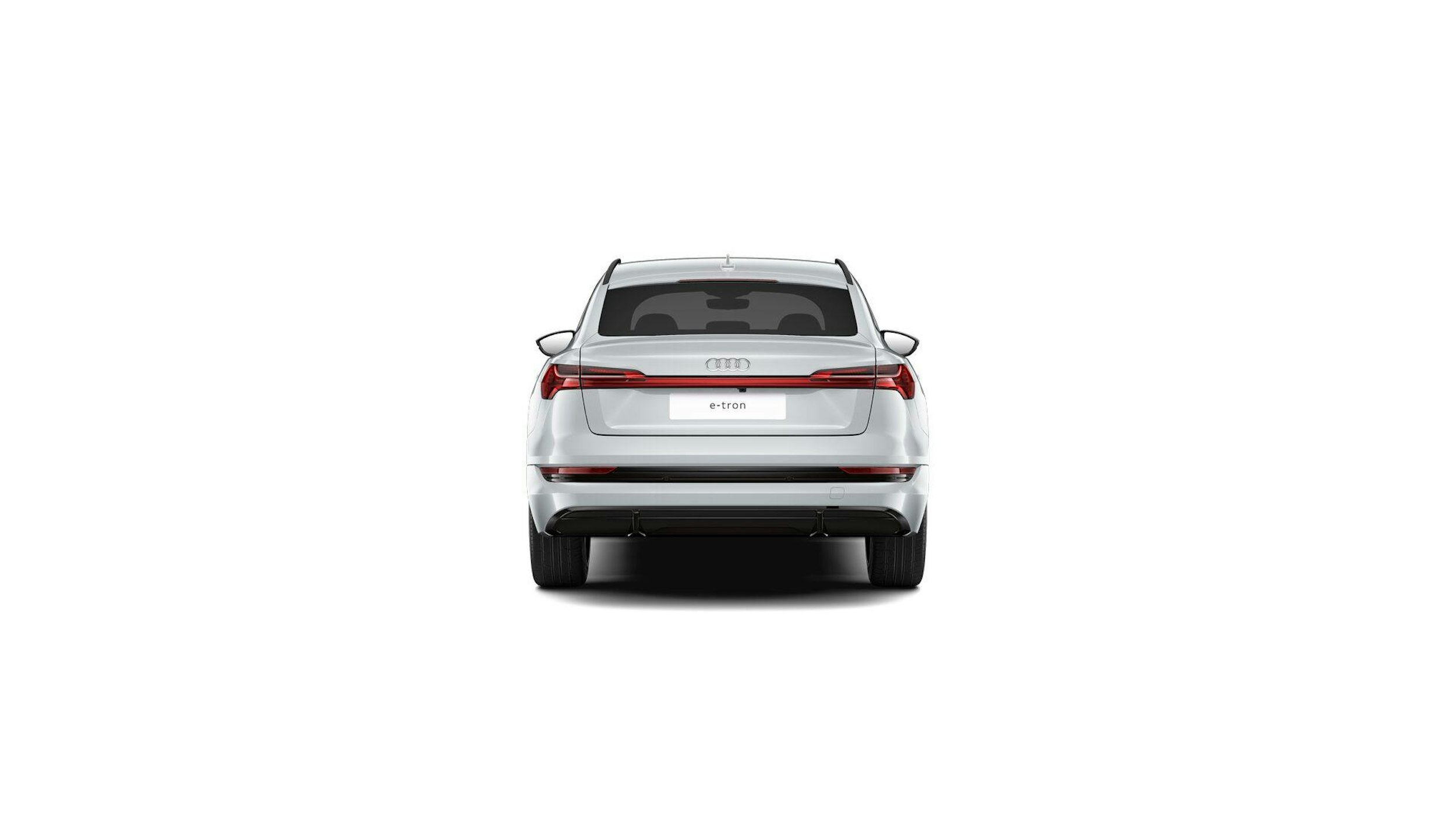 valkoinen Audi e-tron 2022 kuva 4.
