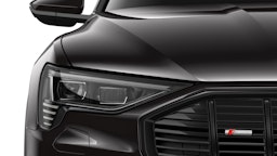 musta Audi e-tron 2022 kuva 6.