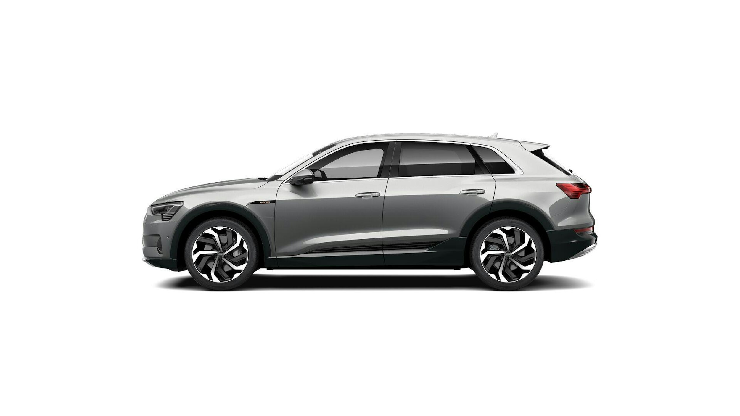harmaa Audi e-tron 2022 kuva 2.