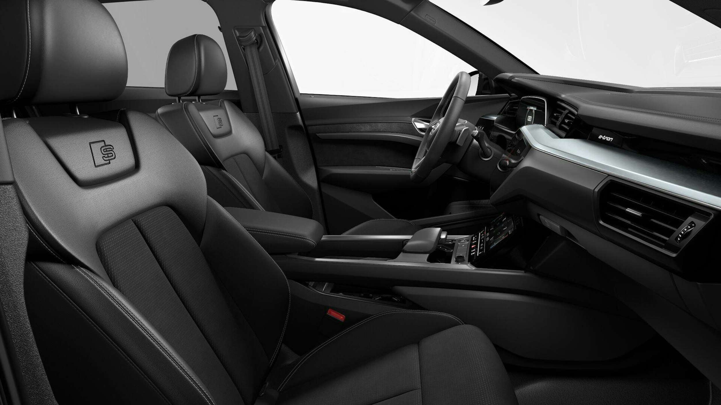 musta Audi e-tron 2022 kuva 8.