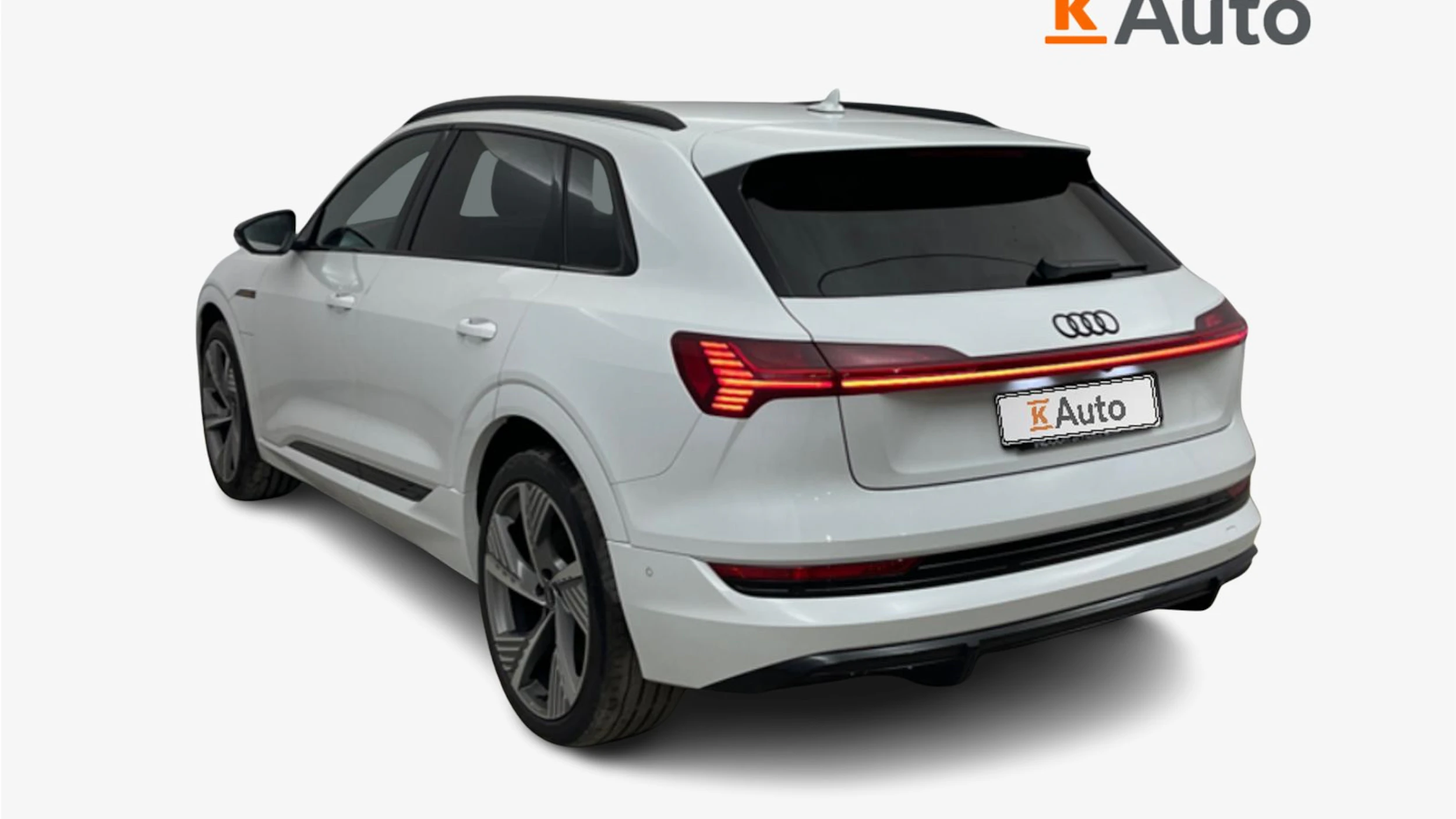 met. valkoinen Audi e-tron 2022 kuva 2.