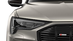 harmaa Audi e-tron 2022 kuva 6.