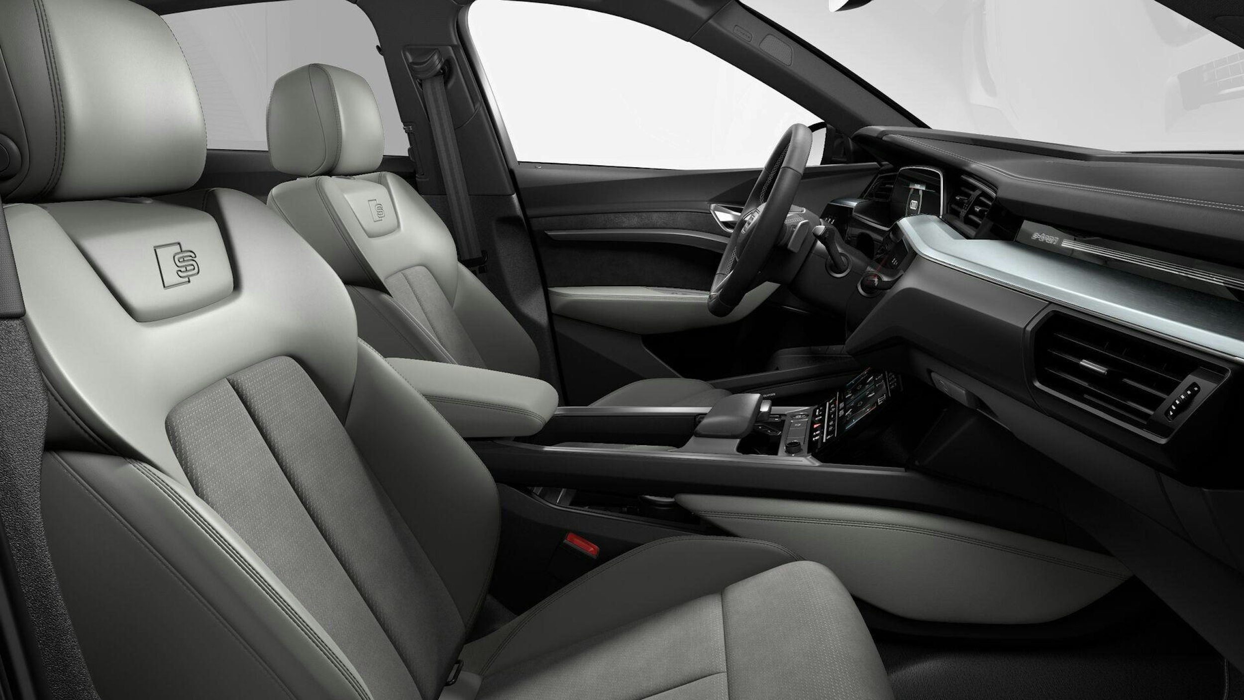 sininen Audi e-tron 2022 kuva 7.