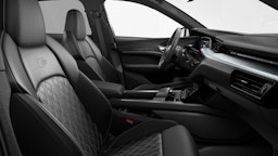 valkoinen Audi e-tron 2022 kuva 7.