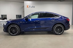 Sininen Audi e-tron 2022 kuva 42.