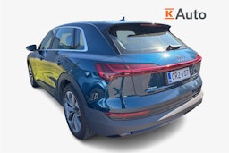 sininen Audi e-tron 2022 kuva 2.