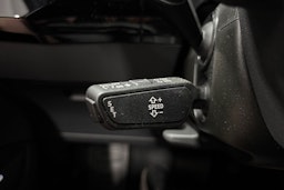 sininen Audi e-tron 2022 kuva 19.