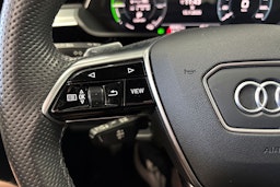 sininen Audi e-tron 2022 kuva 20.
