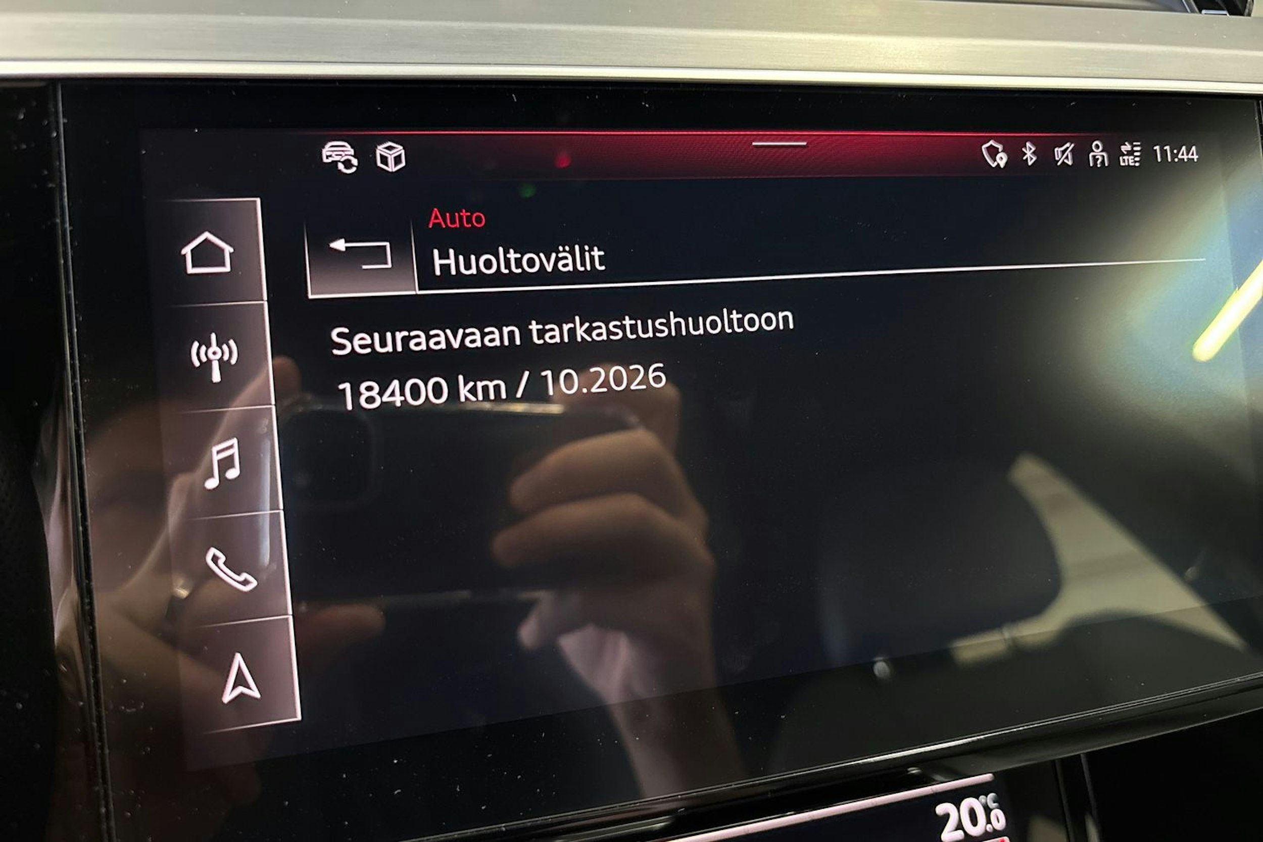 sininen Audi e-tron 2022 kuva 25.