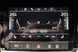 sininen Audi e-tron 2022 kuva 26.