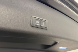 musta Audi e-tron 2022 kuva 15.