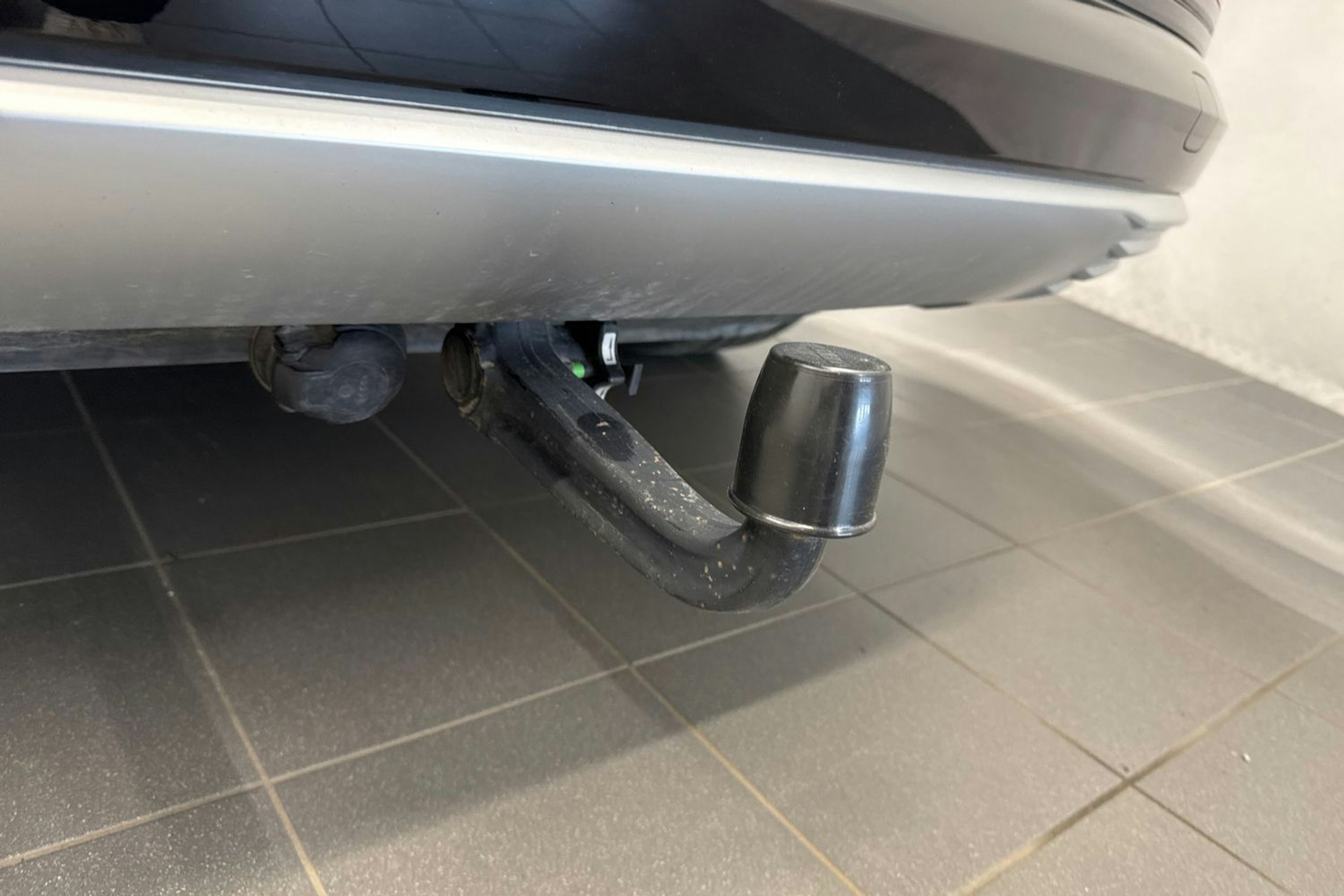 musta Audi e-tron 2022 kuva 16.