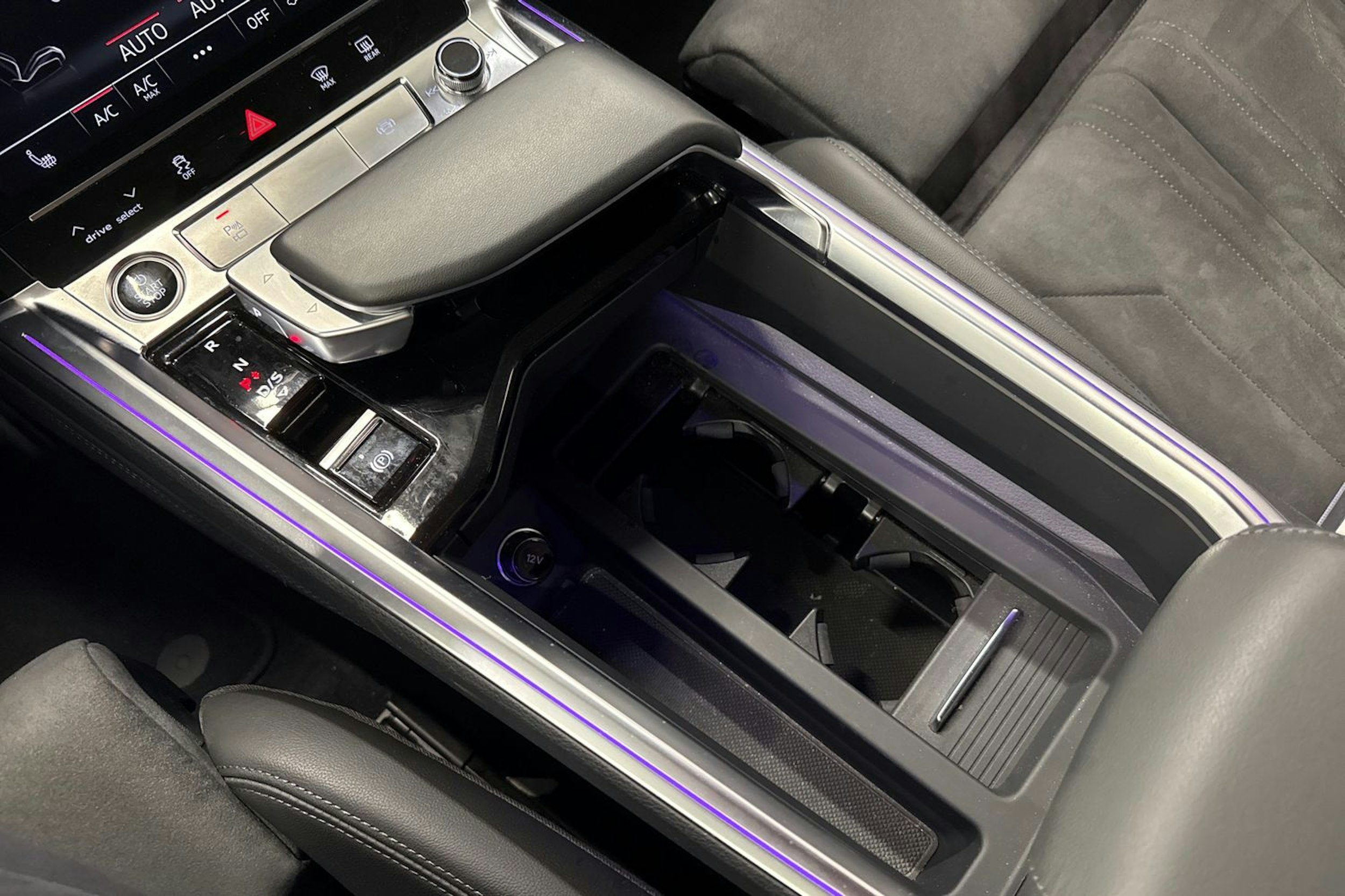 musta Audi e-tron 2022 kuva 31.