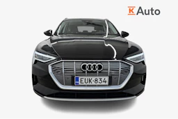musta Audi e-tron 2022 kuva 5.