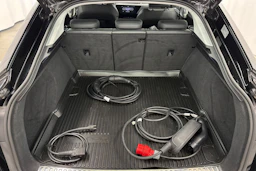 musta Audi e-tron 2022 kuva 16.