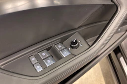 musta Audi e-tron 2022 kuva 22.