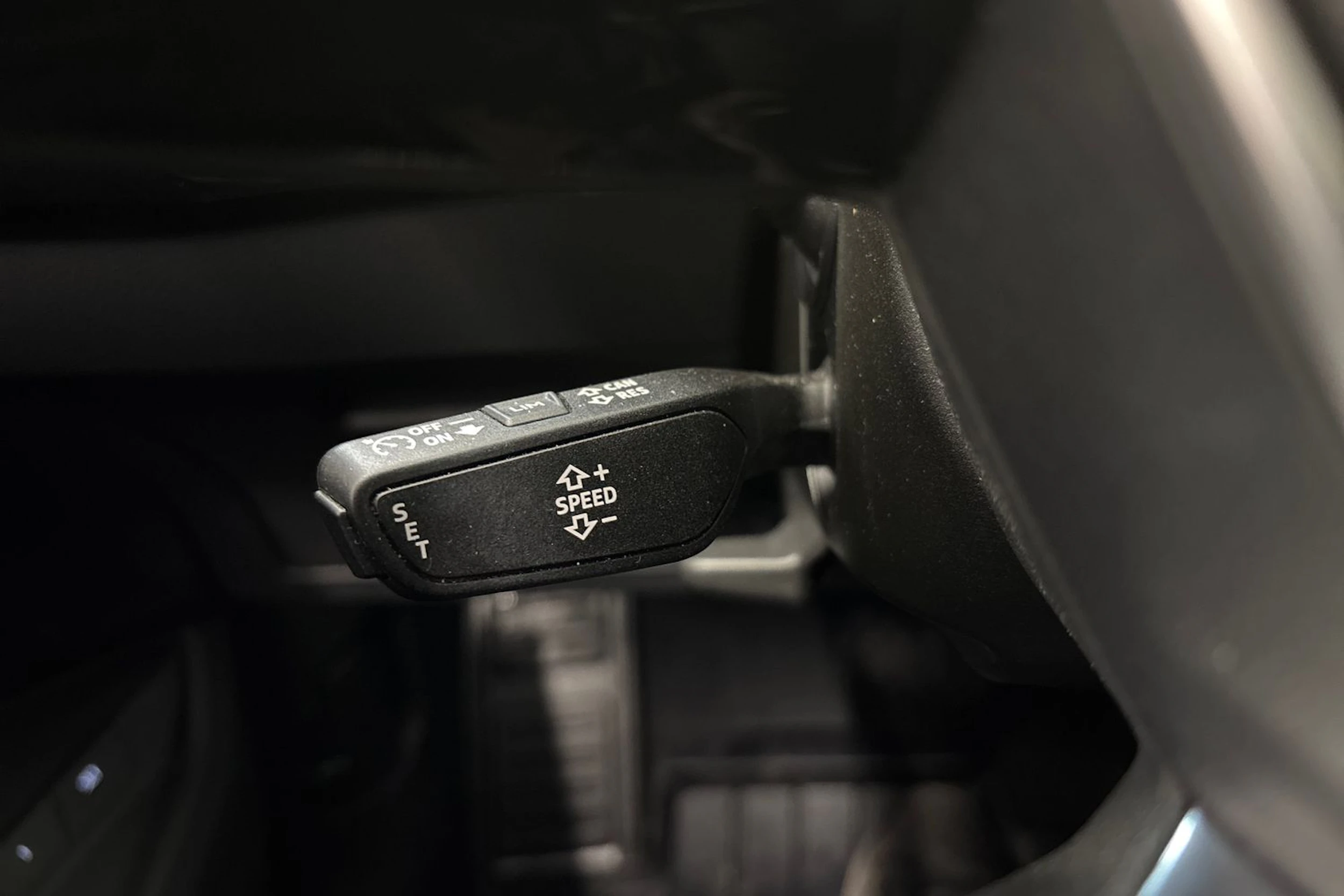 musta Audi e-tron 2022 kuva 27.