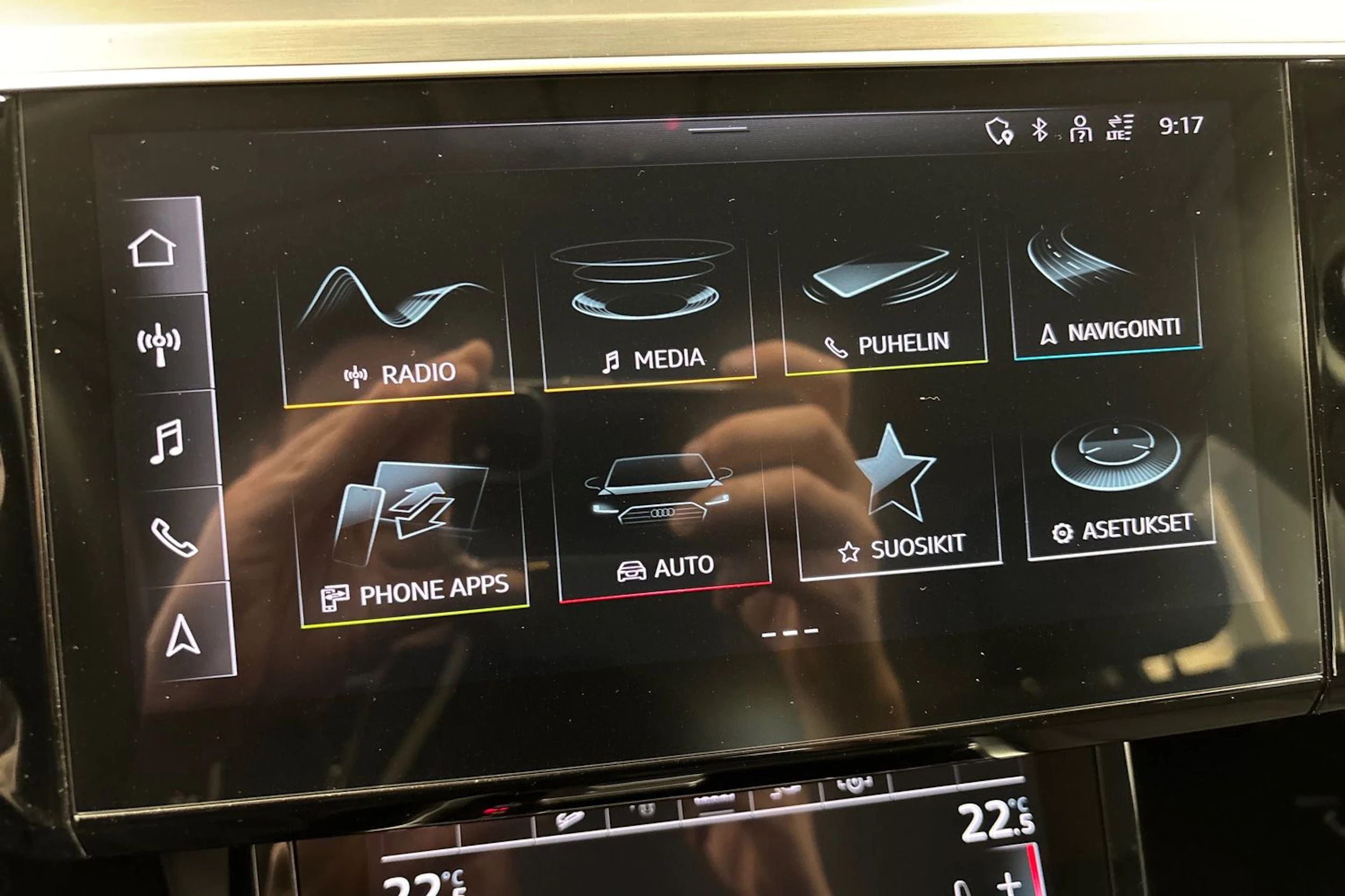 musta Audi e-tron 2022 kuva 32.