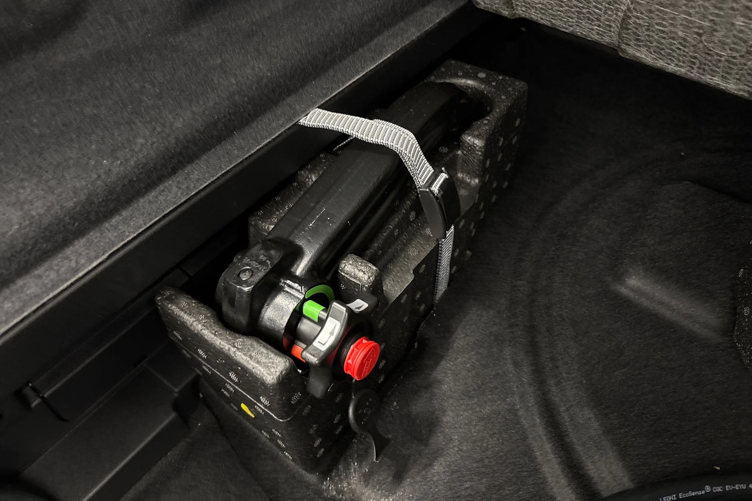 musta Audi e-tron 2022 kuva 35.
