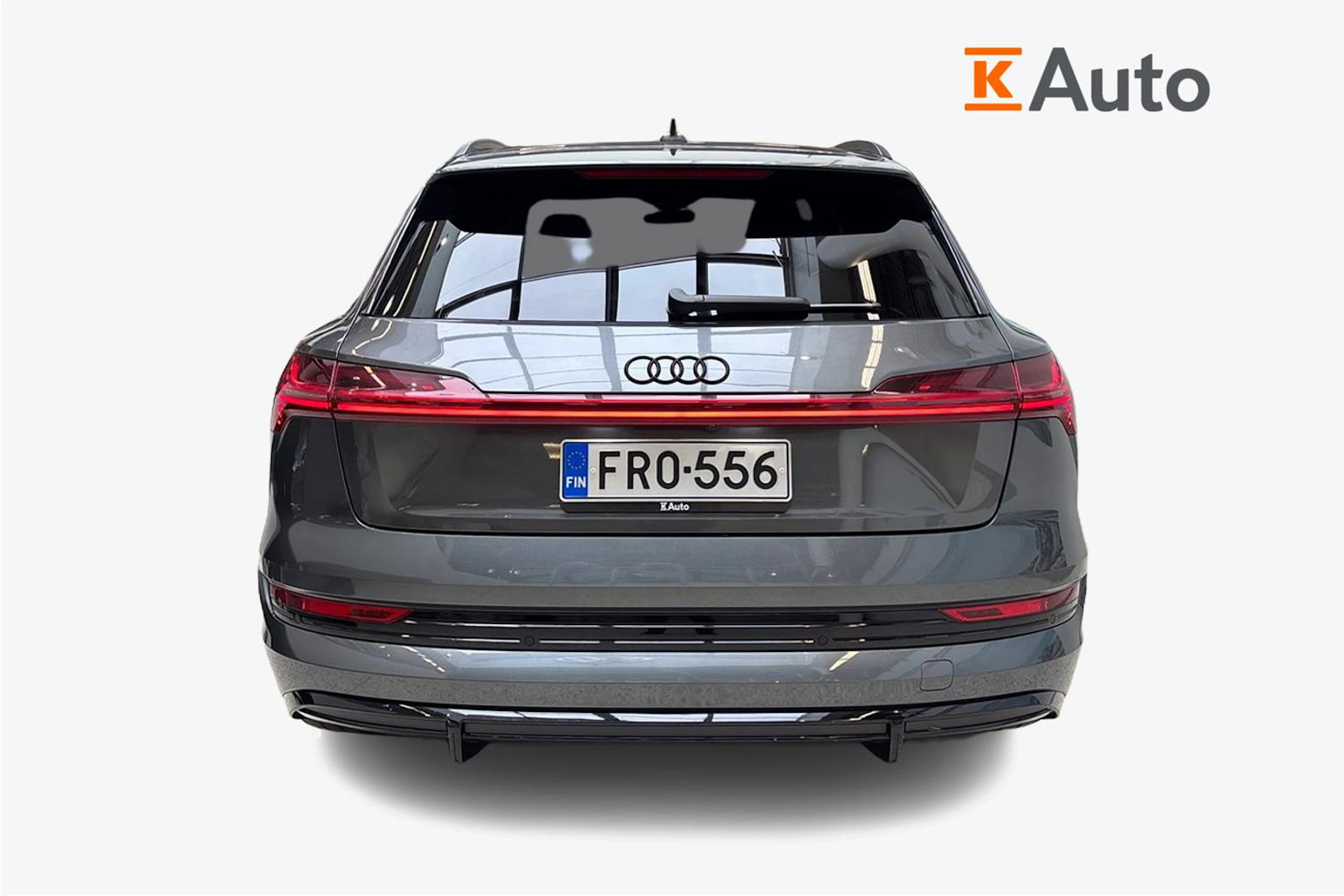 harmaa Audi e-tron 2022 kuva 3.