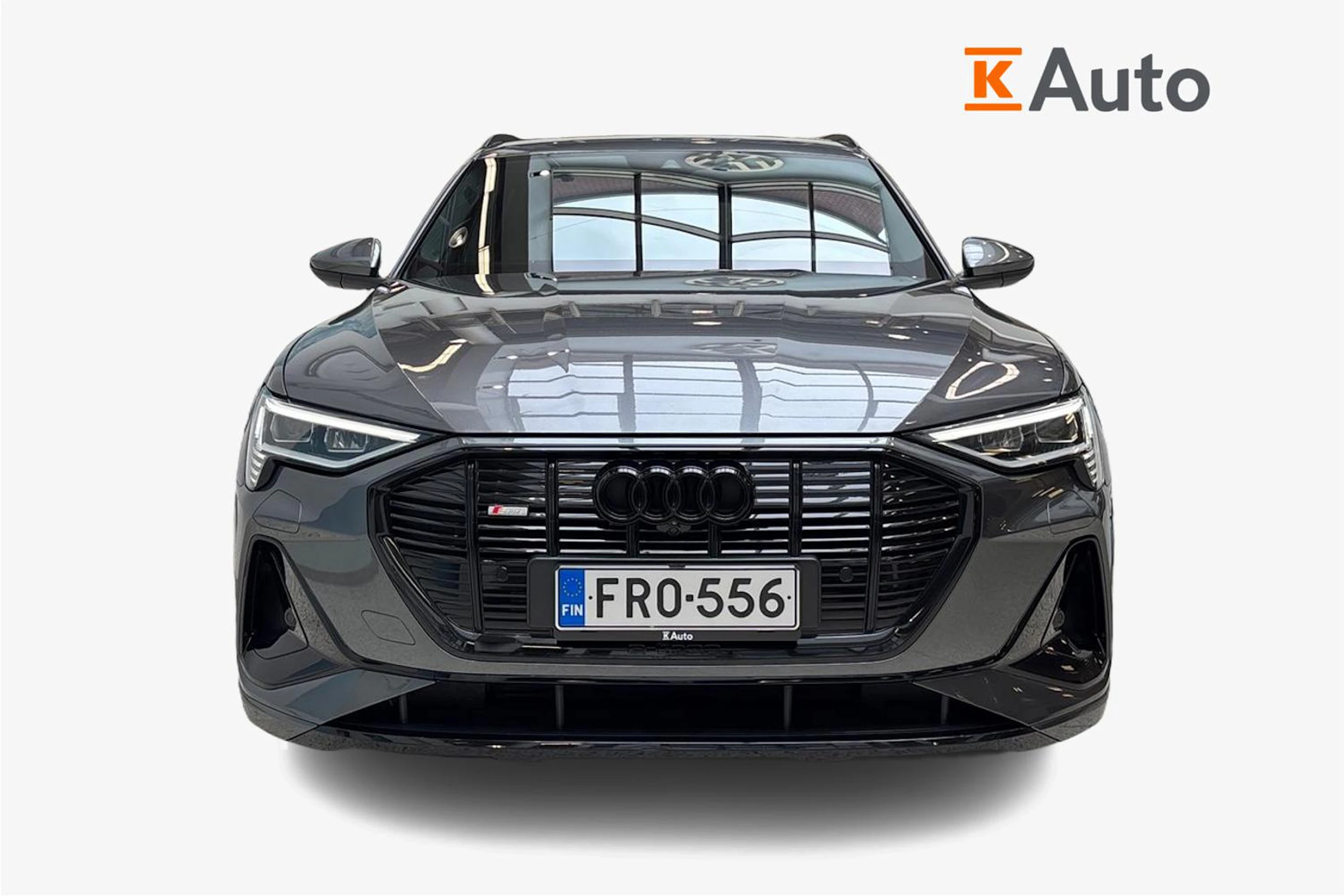 harmaa Audi e-tron 2022 kuva 4.