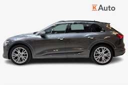 harmaa Audi e-tron 2022 kuva 5.