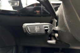 harmaa Audi e-tron 2022 kuva 22.