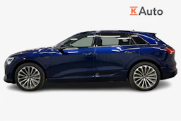 sininen Audi e-tron 2022 kuva 5.