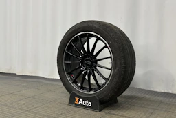 sininen Audi e-tron 2022 kuva 10.