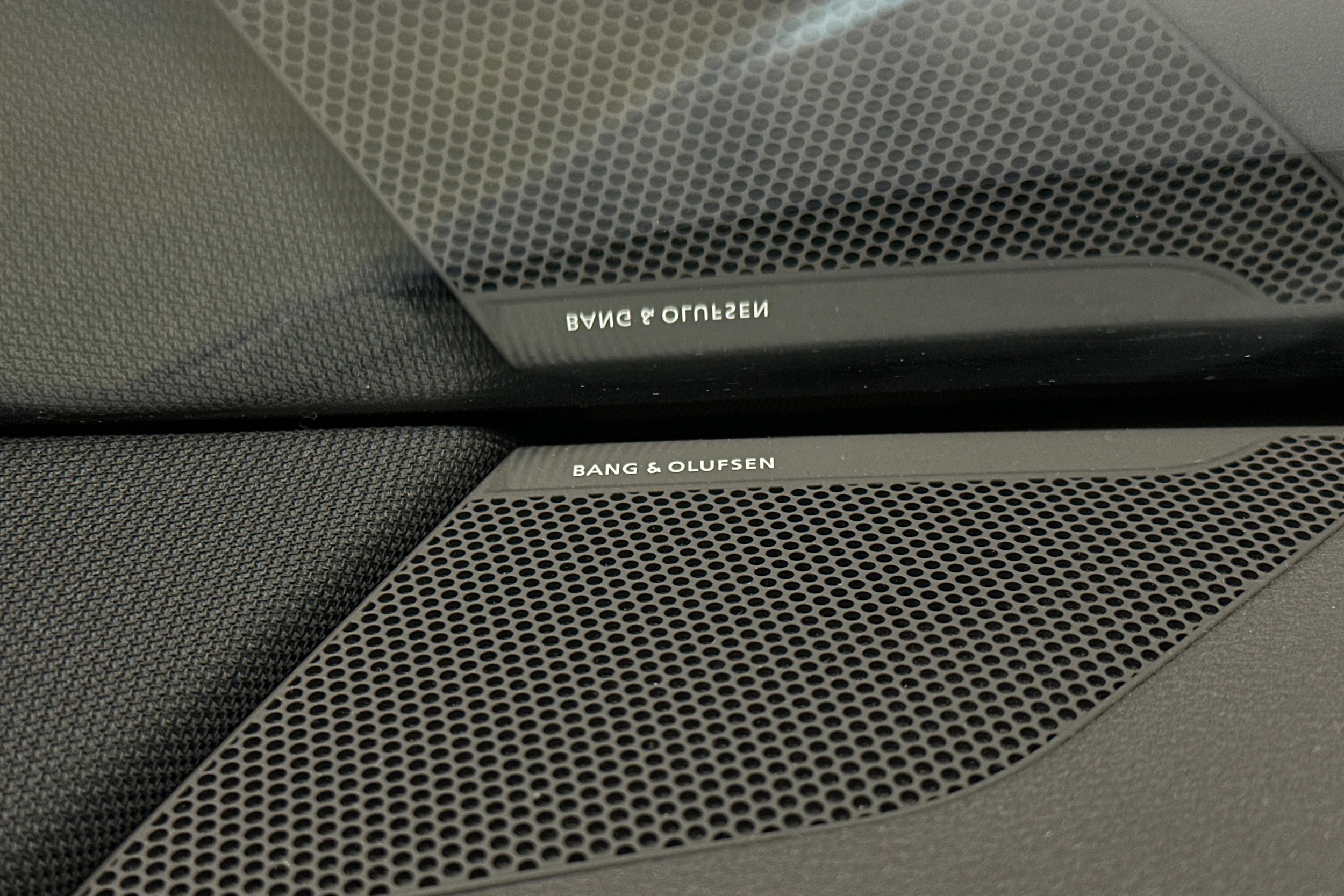 sininen Audi e-tron 2022 kuva 25.