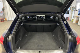 sininen Audi e-tron 2022 kuva 31.