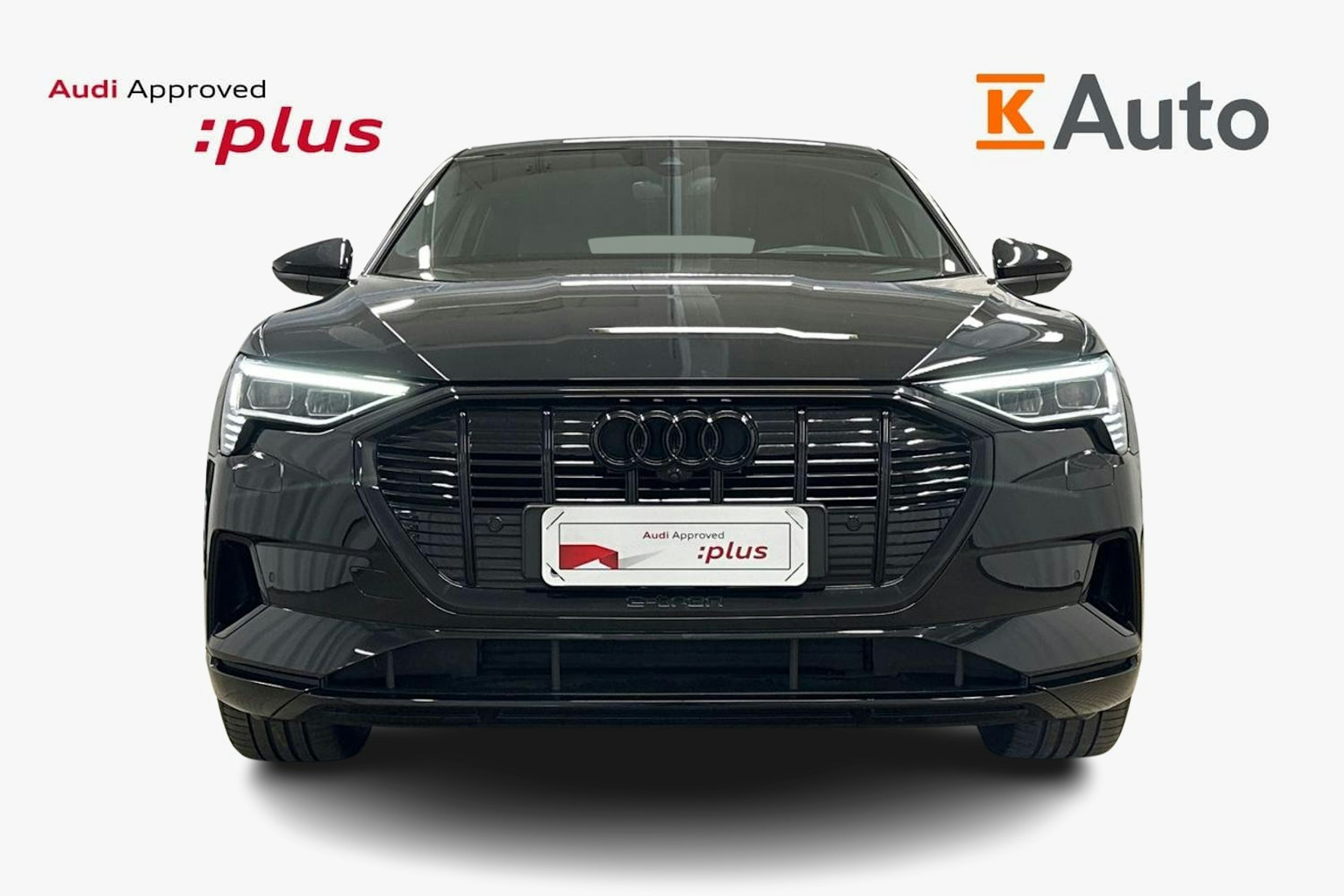 musta Audi e-tron 2022 kuva 5.