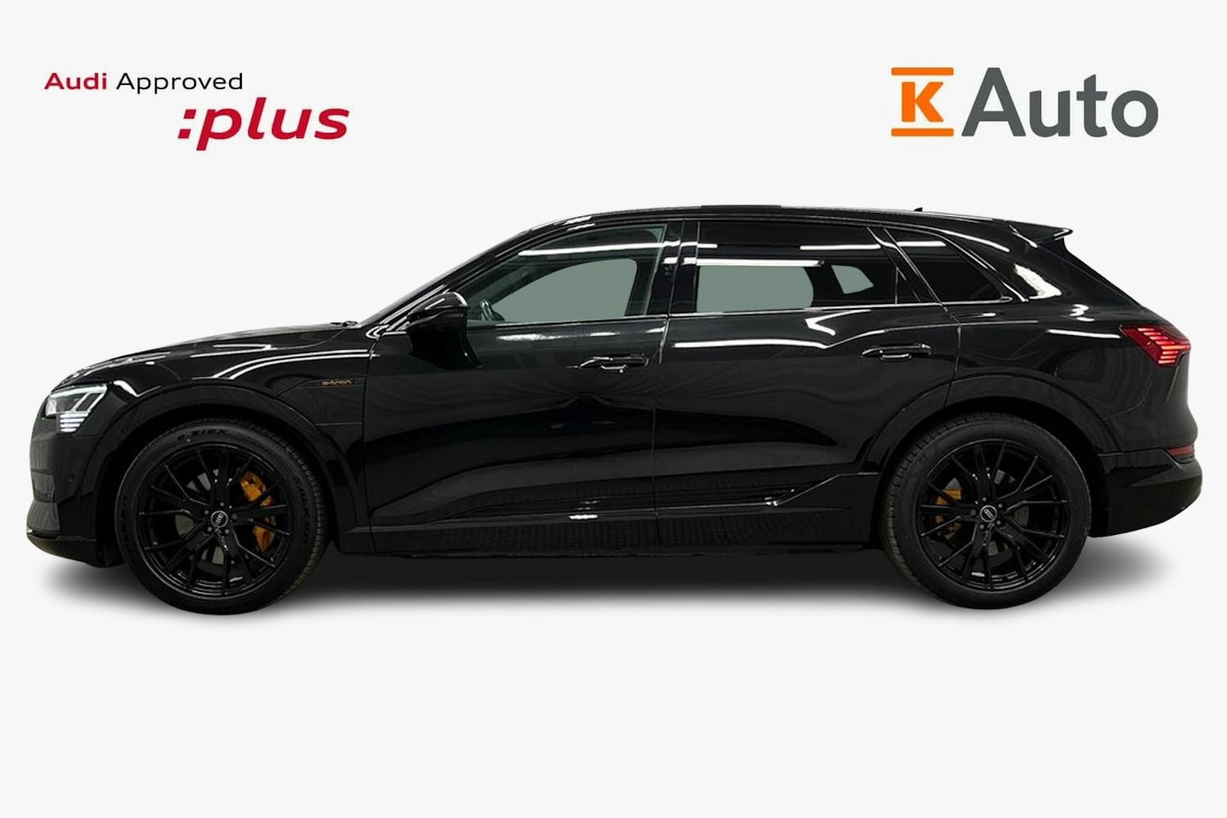 musta Audi e-tron 2022 kuva 6.