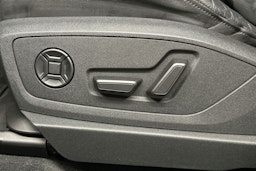 musta Audi e-tron 2022 kuva 16.