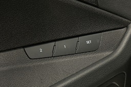 musta Audi e-tron 2022 kuva 17.