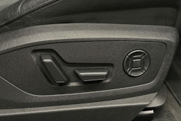 musta Audi e-tron 2022 kuva 18.