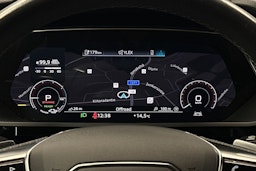 musta Audi e-tron 2022 kuva 24.