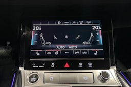 musta Audi e-tron 2022 kuva 27.