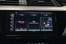 musta Audi e-tron 2022 kuva 28.