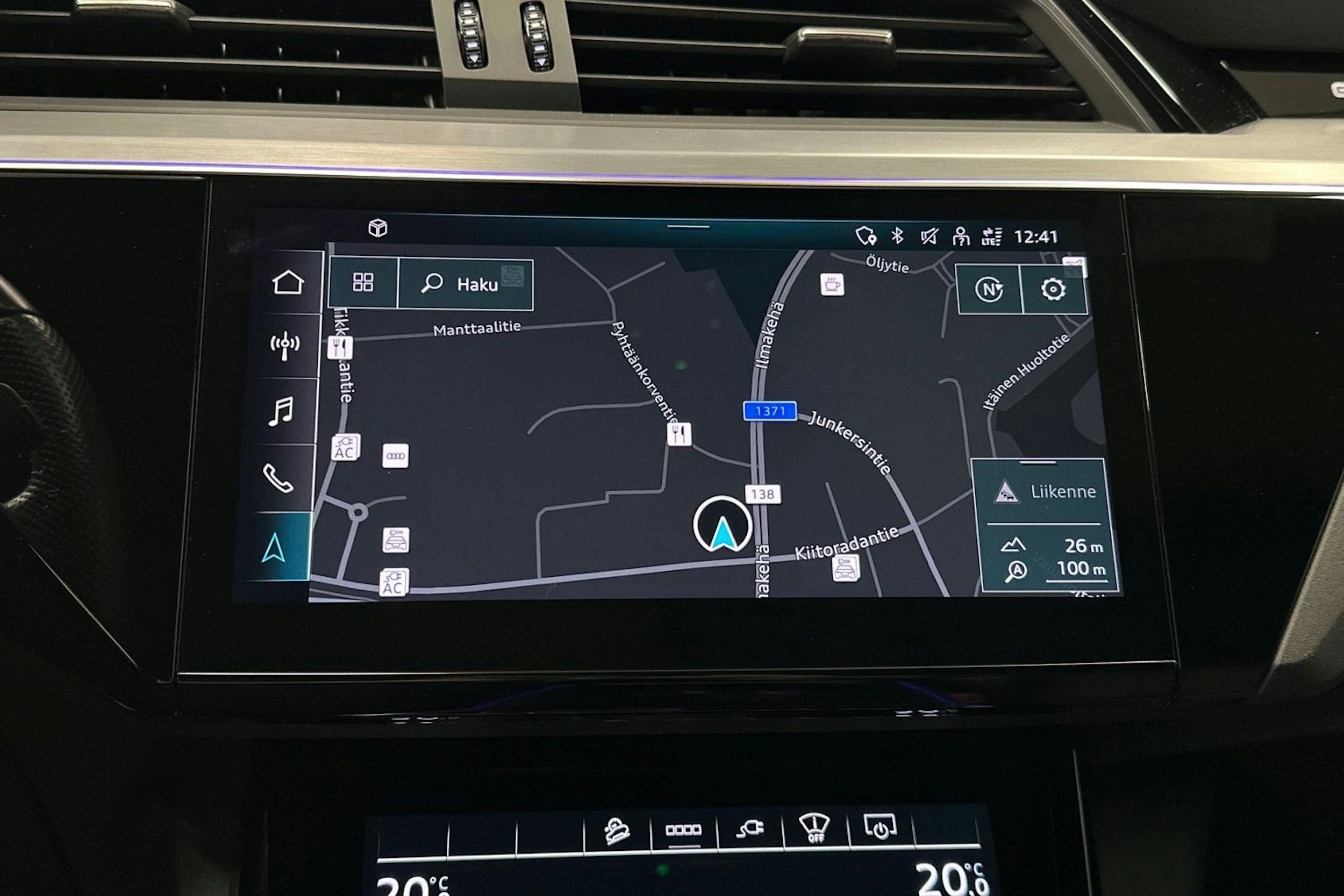 musta Audi e-tron 2022 kuva 30.