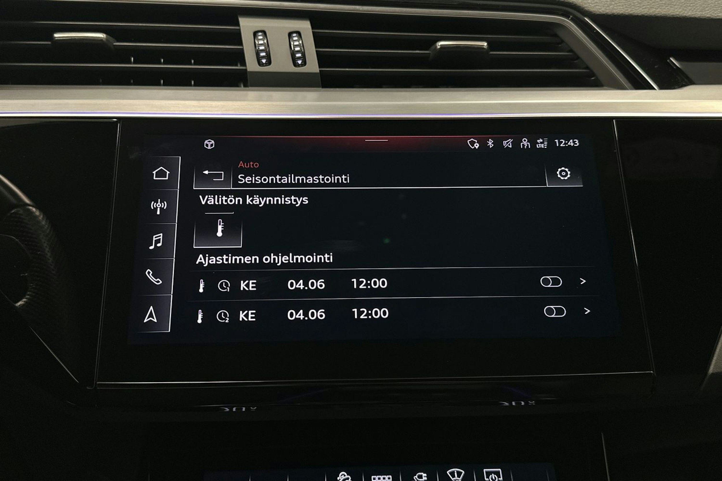 musta Audi e-tron 2022 kuva 34.