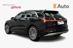 musta Audi e-tron 2022 kuva 2.