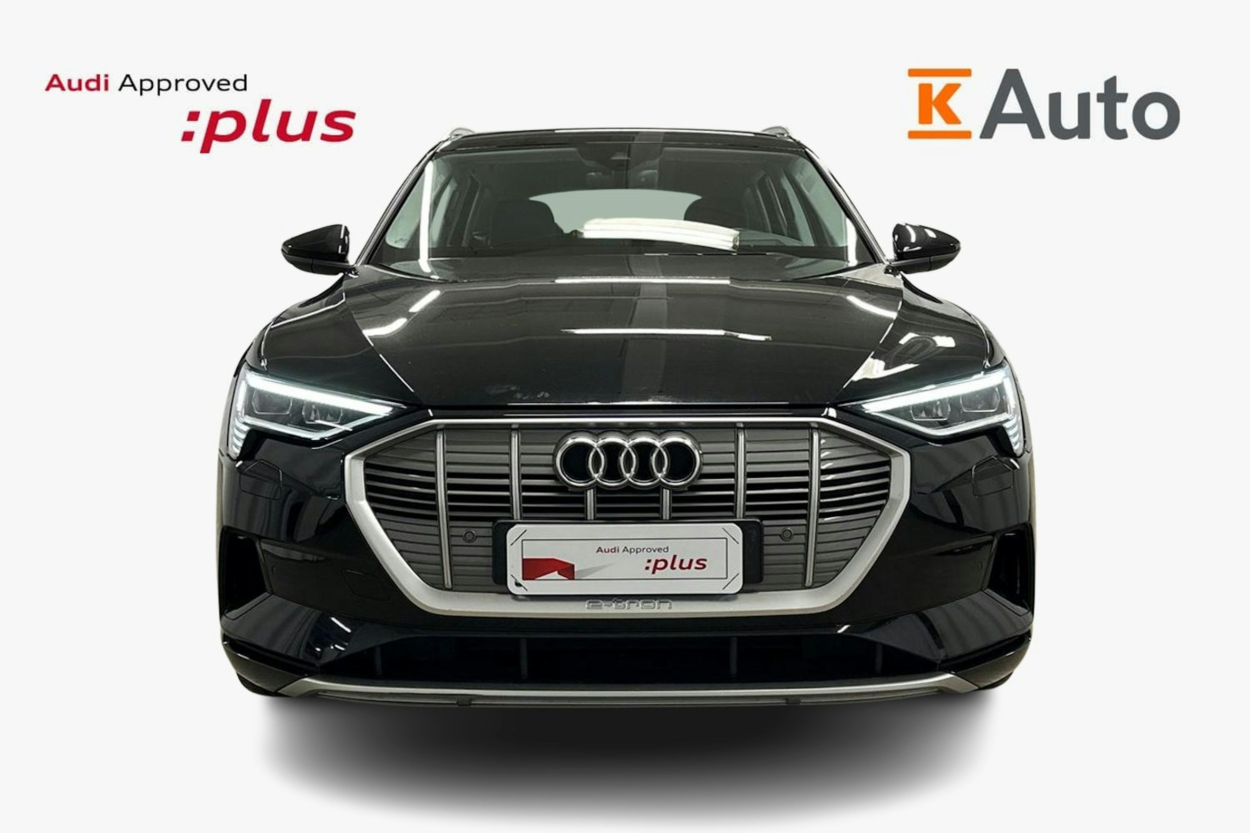 musta Audi e-tron 2022 kuva 5.
